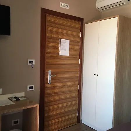 60quattro Bedrooms Ламеция-Терме