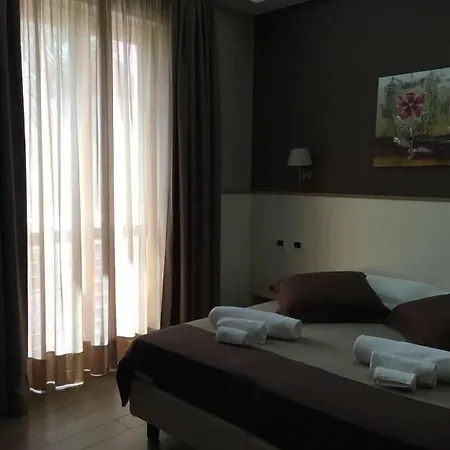 Гостевой дом 60quattro Bedrooms Ламеция-Терме