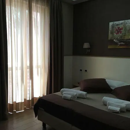 60quattro Bedrooms 3* Ламеция-Терме