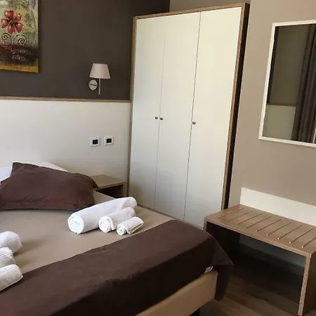 60quattro Bedrooms 3* Ламеция-Терме